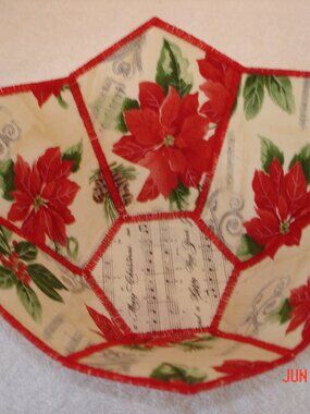 Reversible Cloth Pointy Hexagon Shaped Bowl Christmas Poinsettias Music